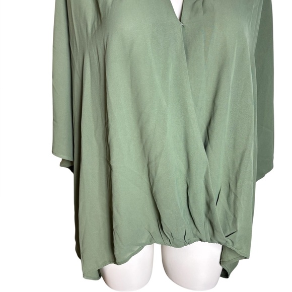 Wynne Layers 3X Elegant Green Women's Top Blouse Wrap Style QVC NWOT - Picture 3 of 8